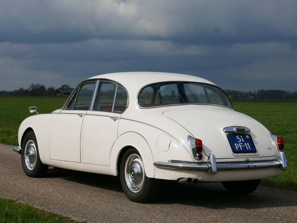 Obraz 41/50 pojazdu Jaguar 240 (1968)