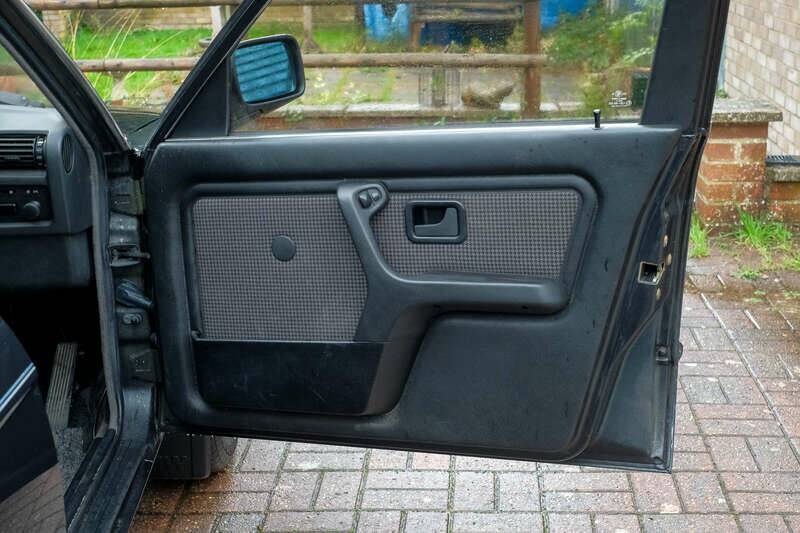 Immagine 50/50 di BMW 320i (1986)