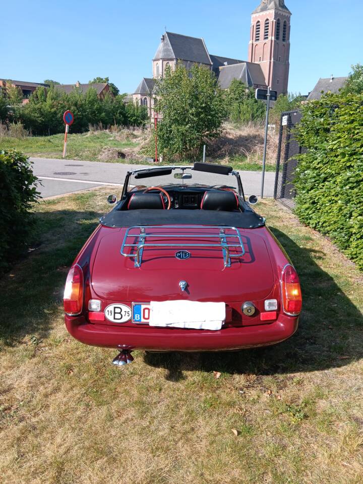 Immagine 3/11 di MG MGB (1975)