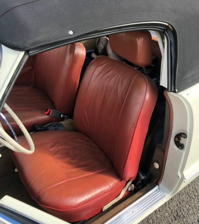 Immagine 42/69 di Volkswagen Karmann Ghia 1200 (1958)