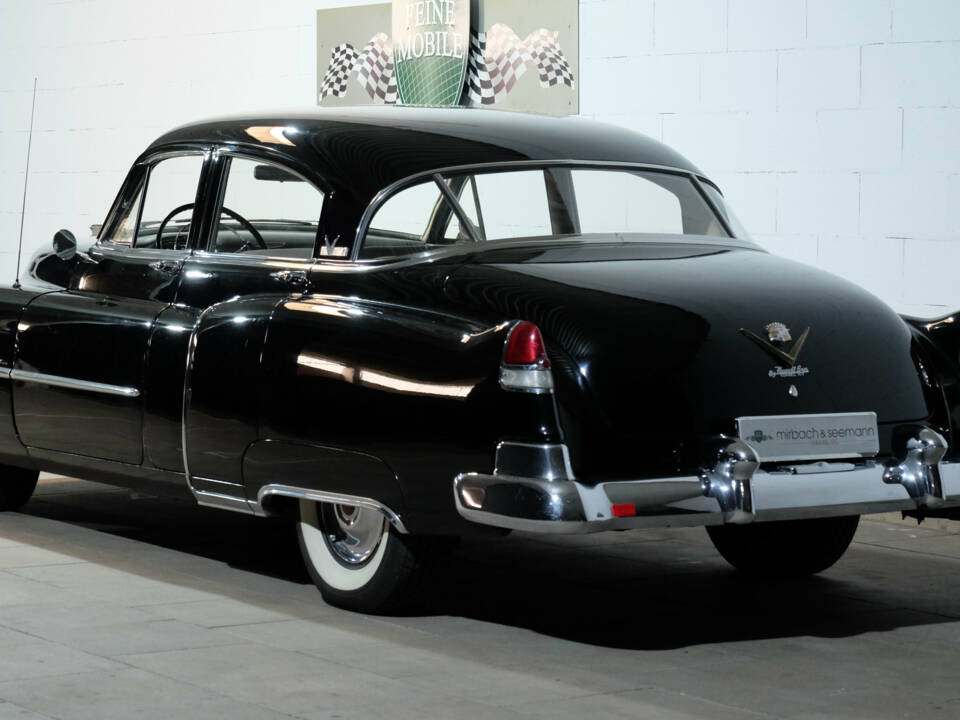 Image 3/19 of Cadillac 61 Sedan (1951)