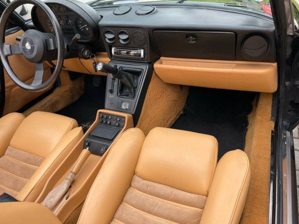 Immagine 12/18 di Alfa Romeo 2.0 Spider (1993)