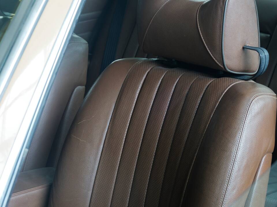Bild 36/50 von Mercedes-Benz 450 SLC (1977)