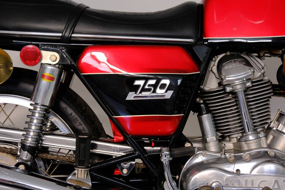 Immagine 14/96 di Ducati 750 GT (1974)