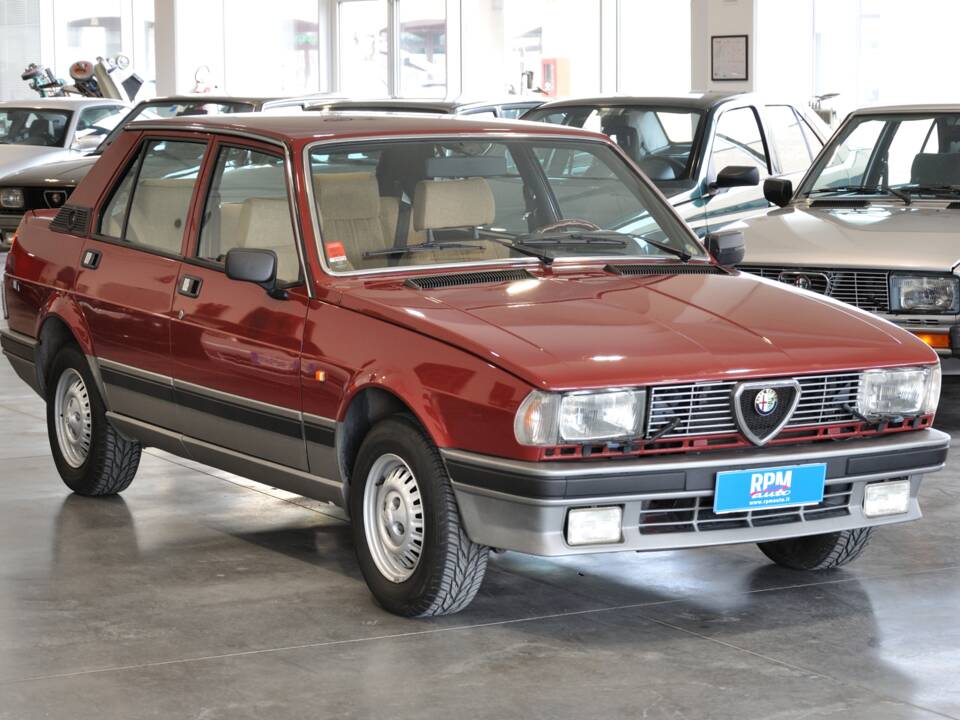 Bild 3/50 von Alfa Romeo Giulietta 1.8 (1985)