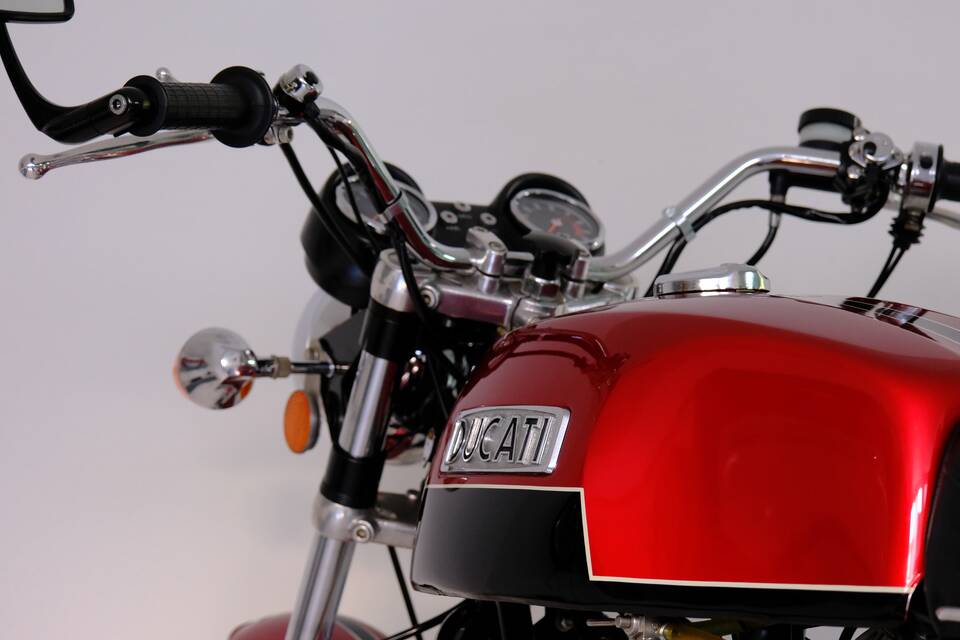 Immagine 68/96 di Ducati 750 GT (1974)