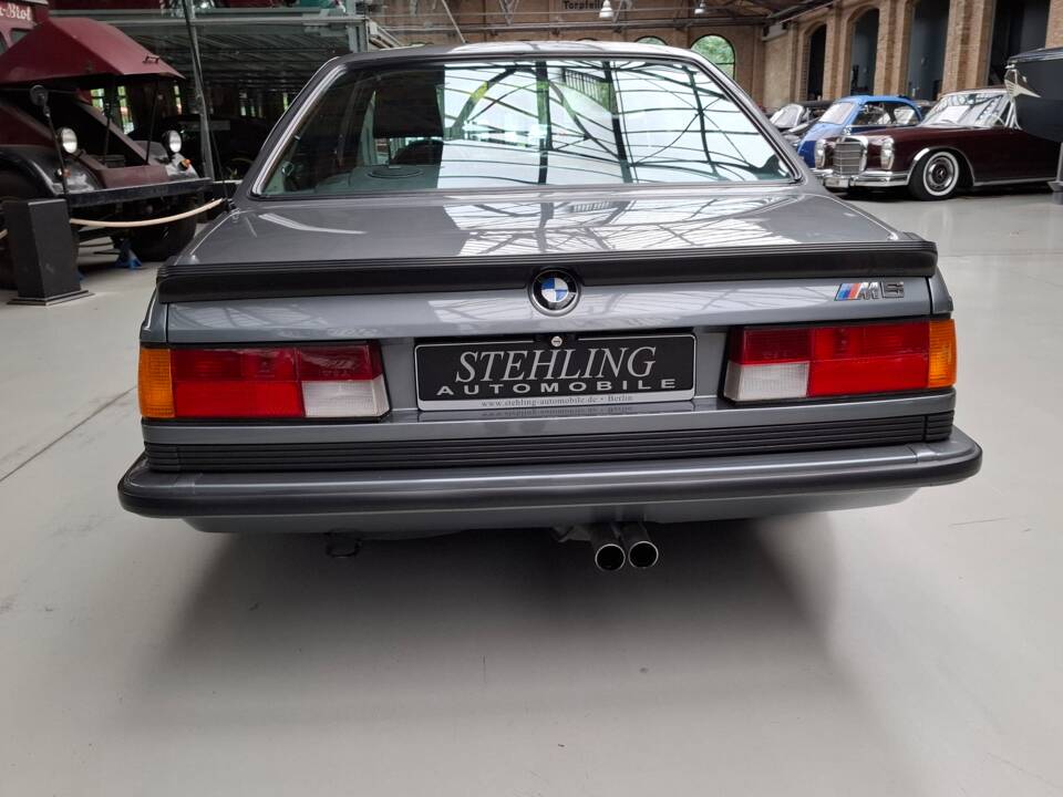 Image 6/33 of BMW M 635 CSi (1987)