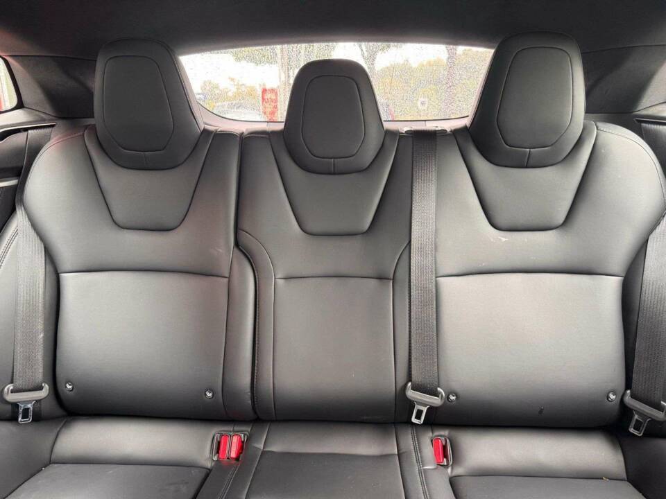 Bild 15/18 von Tesla Model S 100D (2018)