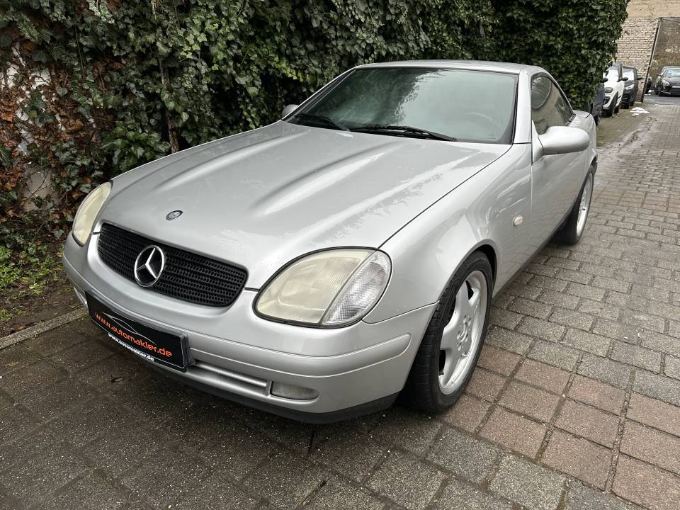 Image 19/22 of Mercedes-Benz SLK 200 (1998)