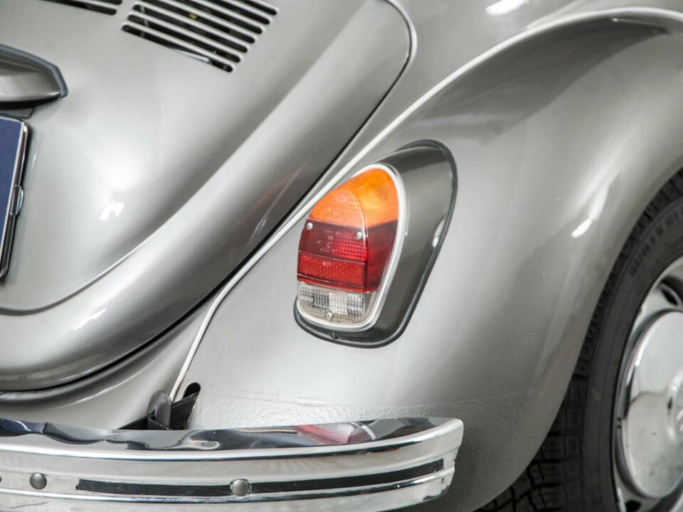 Image 28/50 of Volkswagen Beetle 1303 LS (1971)