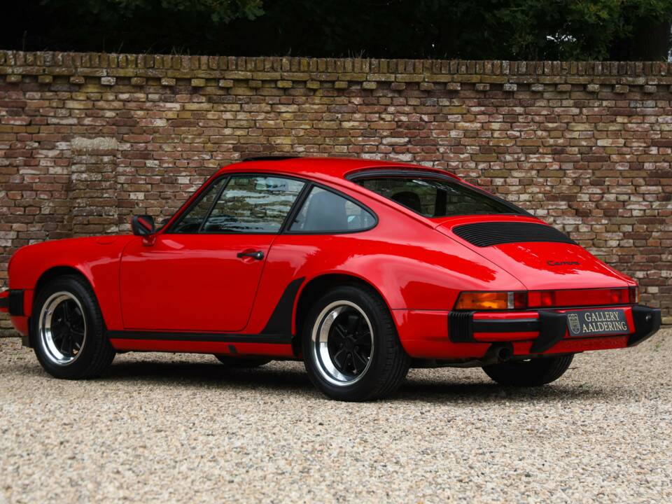 Afbeelding 38/50 van Porsche 911 Carrera 3.2 (1988)