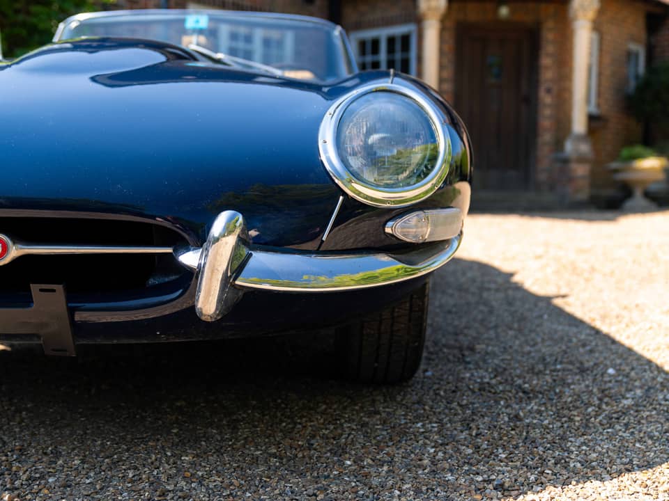 Image 3/86 de Jaguar E-Type (1967)