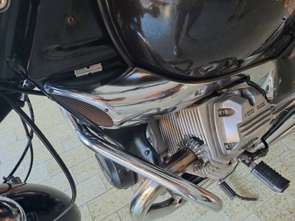 Immagine 29/34 di Moto Guzzi Nevada 750 (1998)