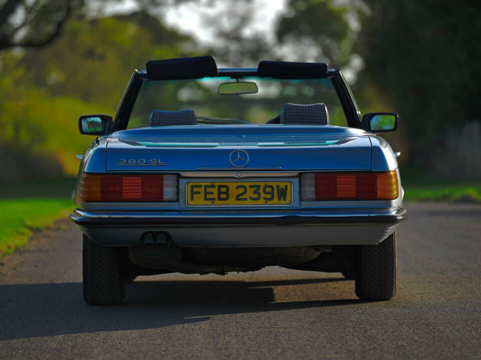 Immagine 5/50 di Mercedes-Benz 380 SL (1980)