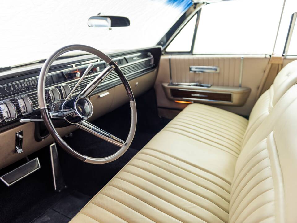Bild 68/100 von Lincoln Continental Convertible (1965)