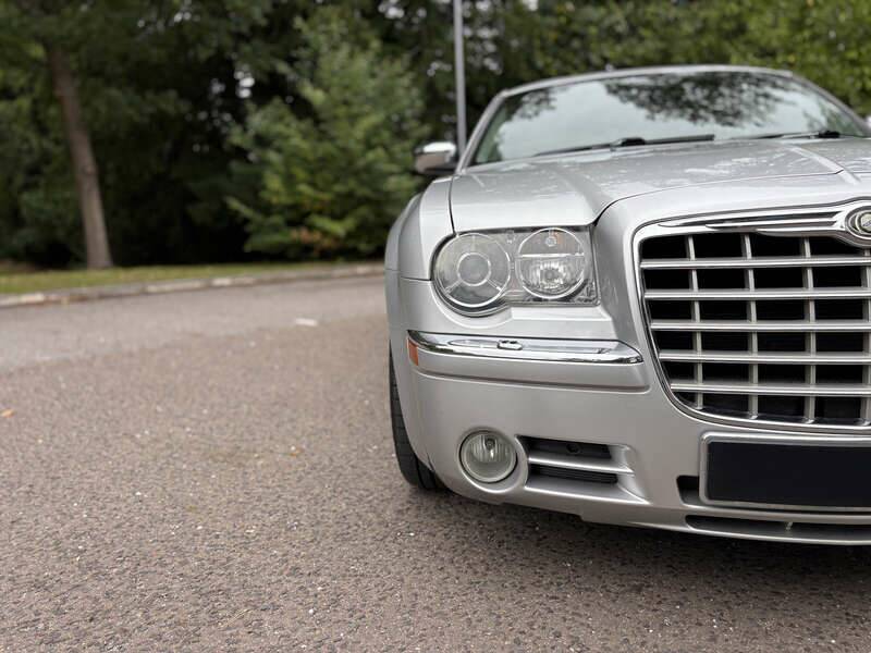 Image 23/50 of Chrysler 300 S (2008)