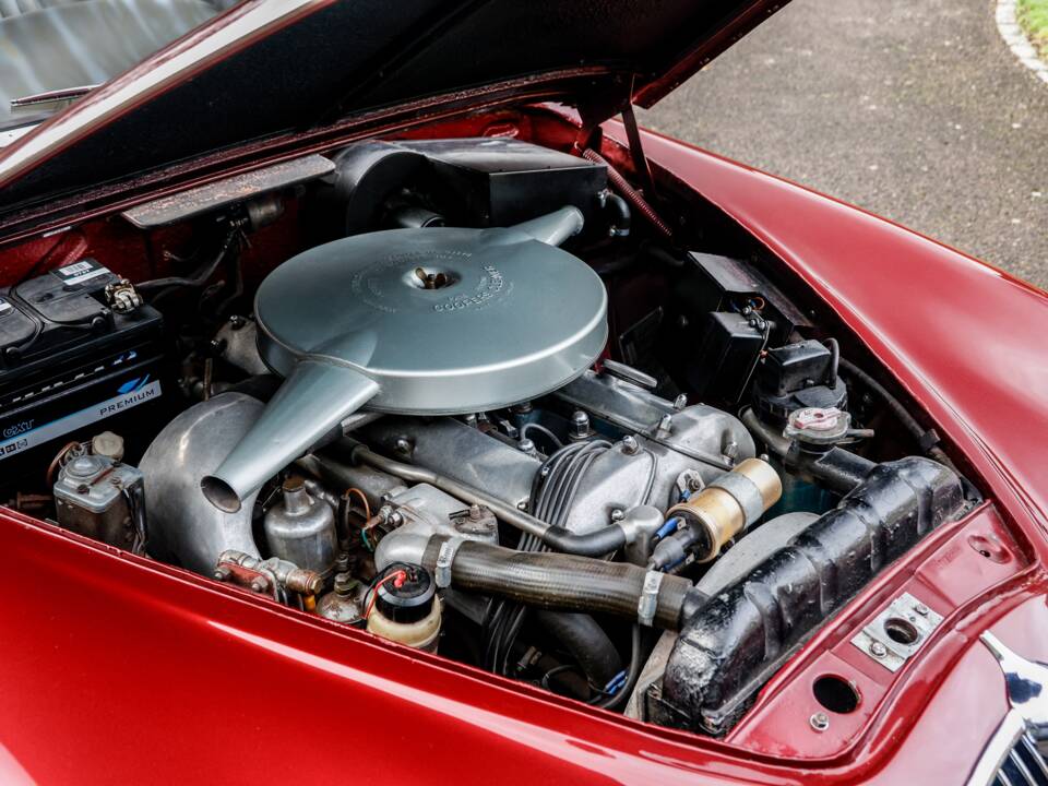 Image 37/42 of Jaguar Mk II 3.8 (1962)