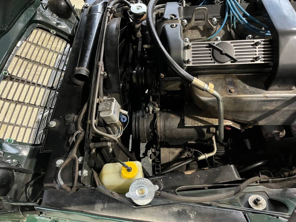 Image 38/47 of Jaguar XJ 6 C 4.2 (1976)