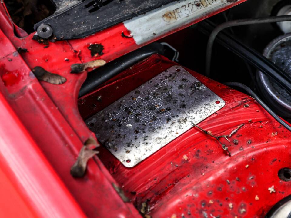 Immagine 28/39 di Peugeot 205 CTi (1991)