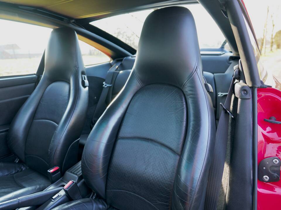 Image 26/46 of Porsche 911 Carrera (1997)