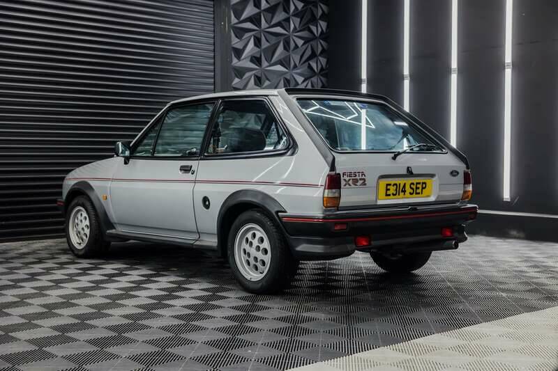 Image 4/50 de Ford Fiesta XR2 (1987)