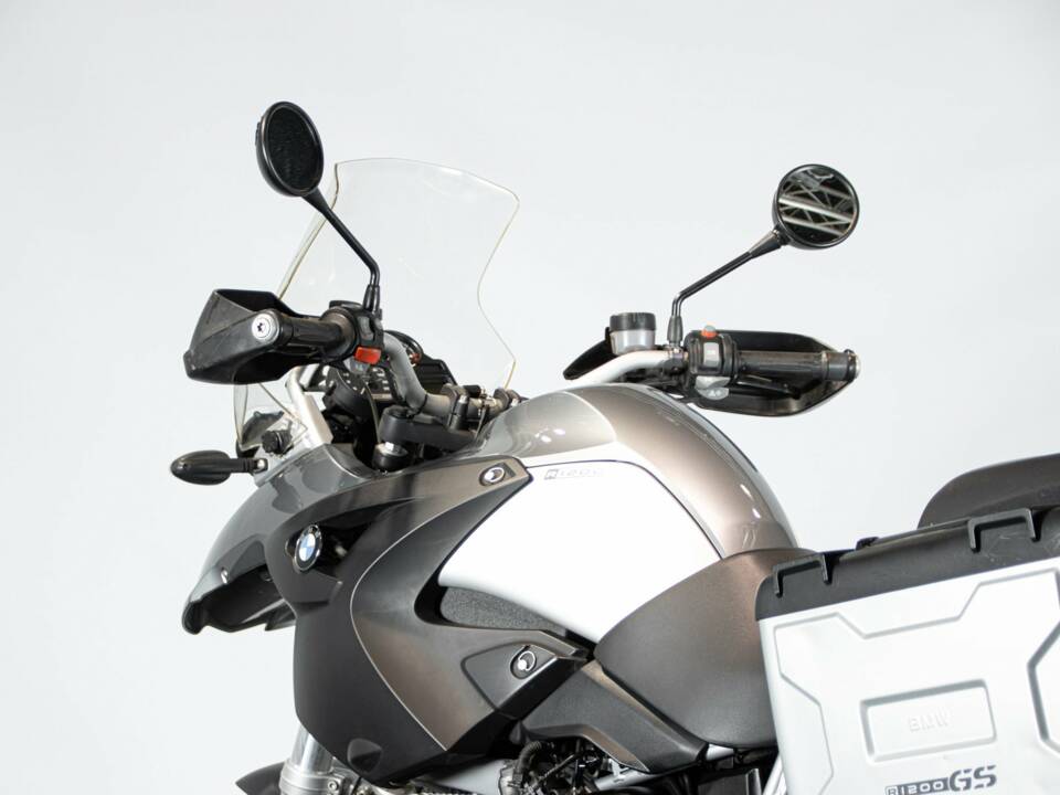 Imagen 11/50 de BMW DUMMY (2006)