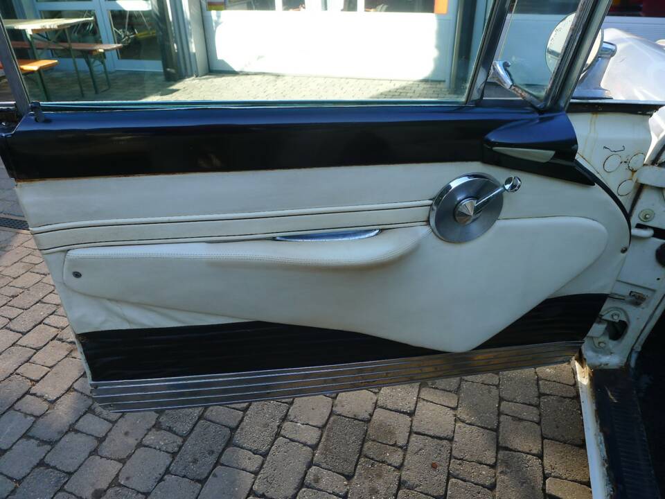 Image 7/15 of Lincoln Premiere Hardtop Coupé (1956)