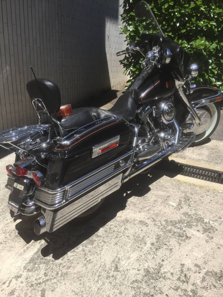 Immagine 9/10 di Harley-Davidson FLHTCU-SE Ultra Classic Electra Glide (2000)