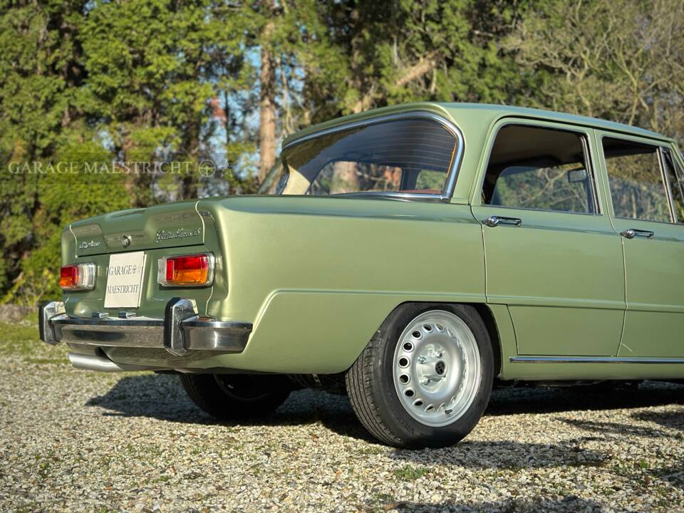 Immagine 11/100 di Alfa Romeo Giulia Super 1.6 (1974)