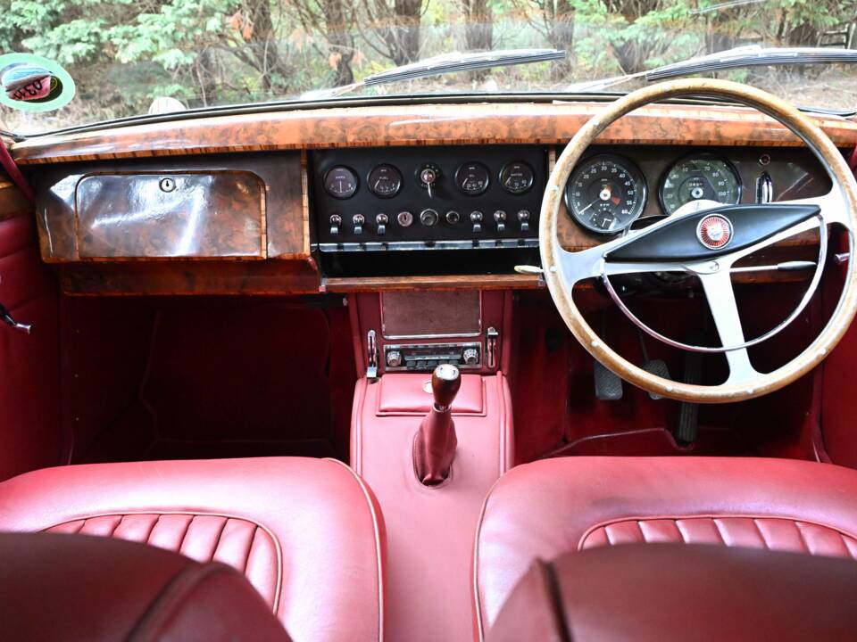 Bild 43/50 von Jaguar Mk II 2.4 (1961)