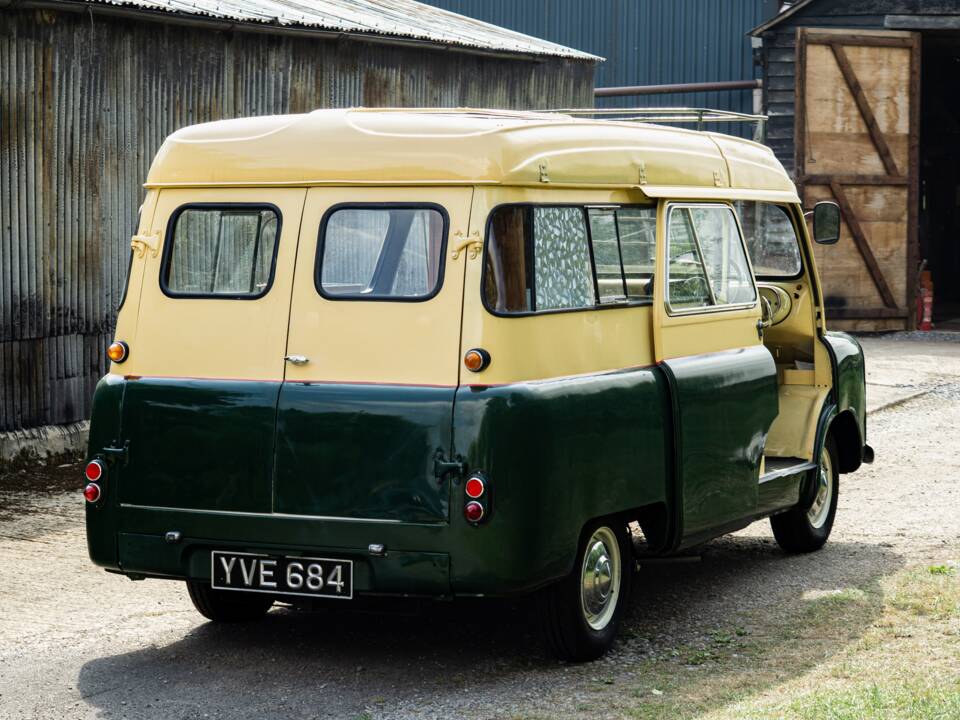 Image 3/50 of Bedford CA Dormobile (1961)