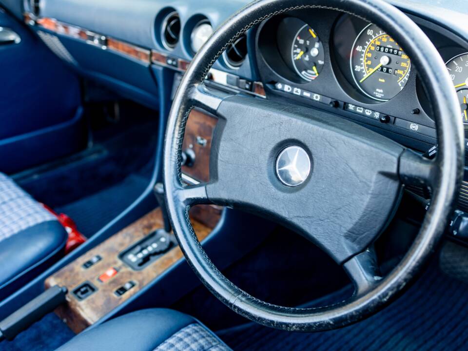 Image 31/47 of Mercedes-Benz 300 SL (1987)