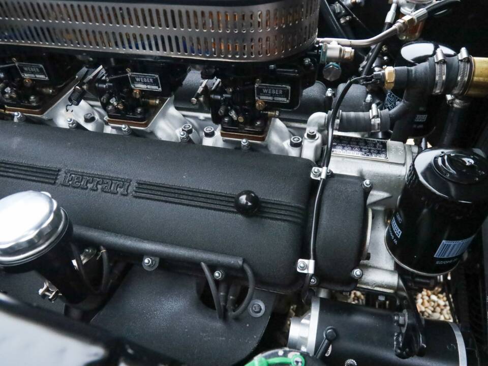 Image 37/50 of Ferrari 250 GT/E (1962)