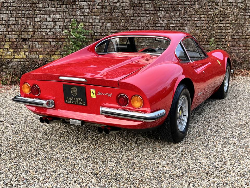Afbeelding 13/50 van Ferrari Dino 246 GT (1971)