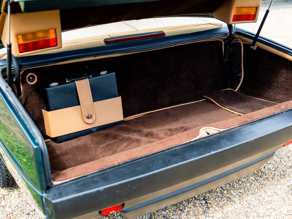 Immagine 8/38 di Aston Martin Lagonda (1981)