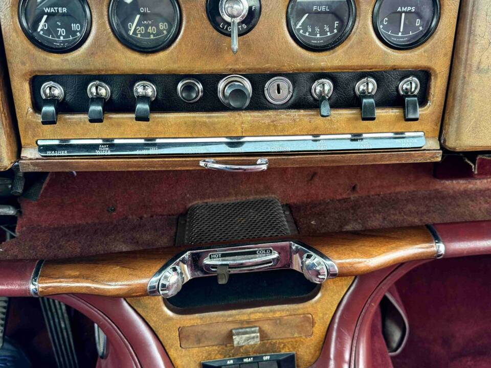 Bild 22/50 von Jaguar S-Type 3.8 (1966)