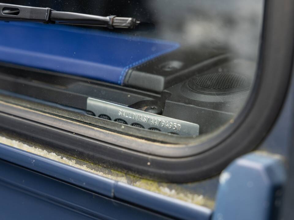 Image 11/43 of Land Rover Defender 90 (2010)