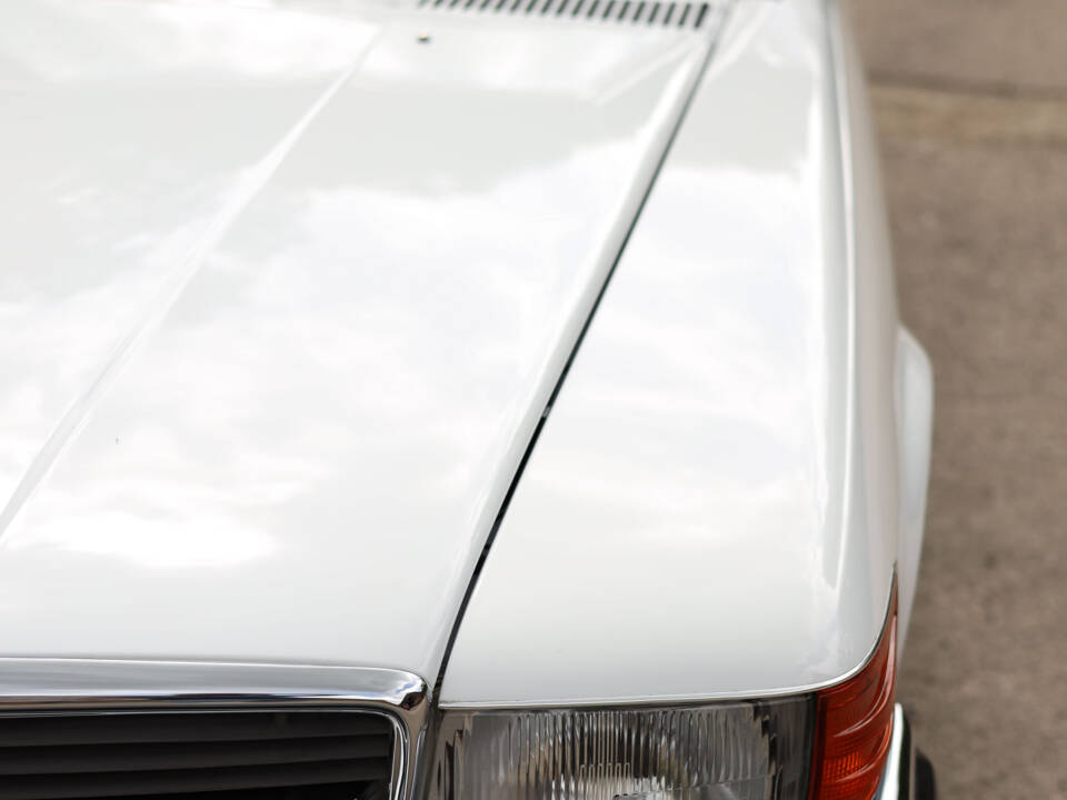 Image 34/73 of Mercedes-Benz 560 SL (1986)