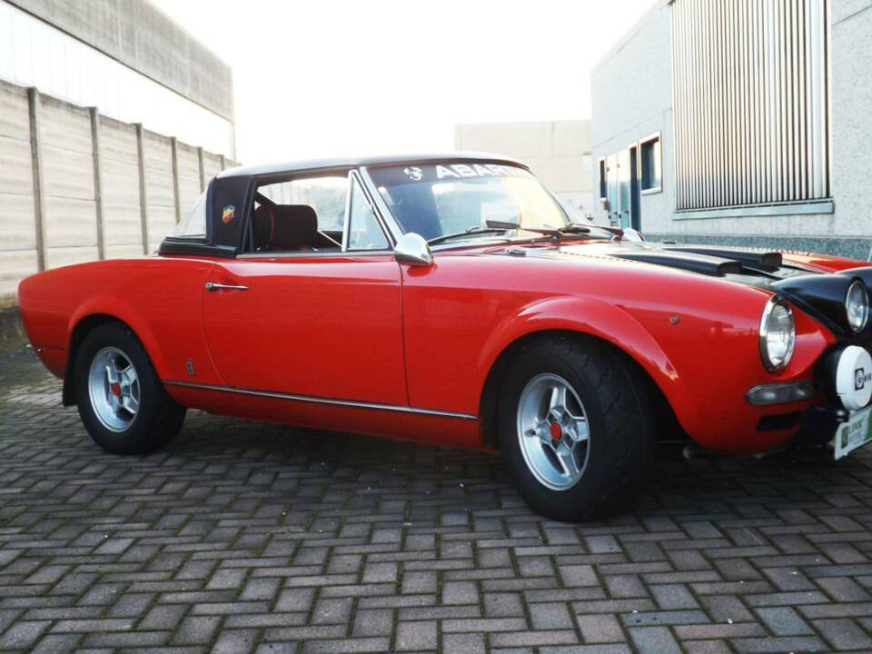 Image 3/50 de FIAT 124 Sport Spider (1967)