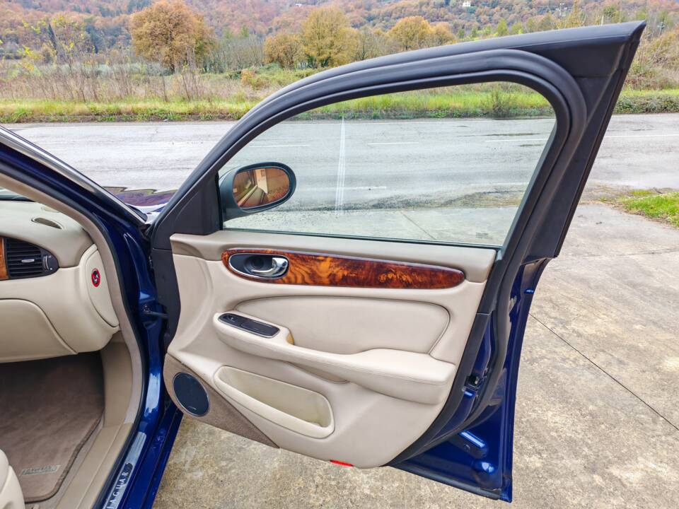 Bild 39/50 von Jaguar XJ 8 3.5 (2003)