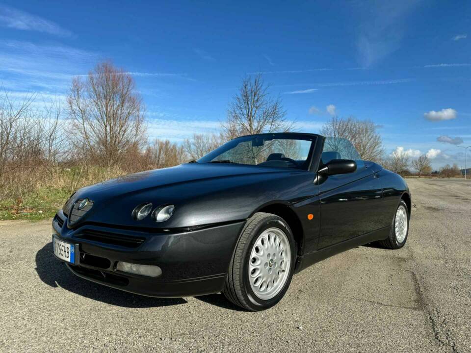 Bild 4/21 von Alfa Romeo Spider 2.0 Twin Spark 16V (1997)