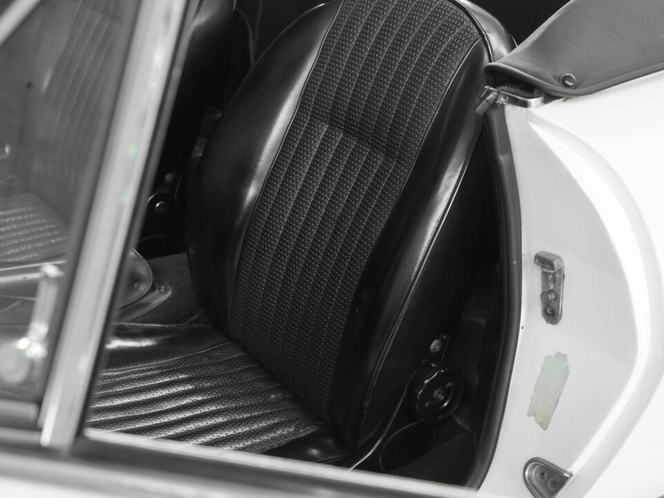 Image 33/50 of FIAT Dino Spider (1967)