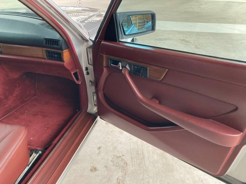 Afbeelding 5/38 van Mercedes-Benz 420 SEL (1986)
