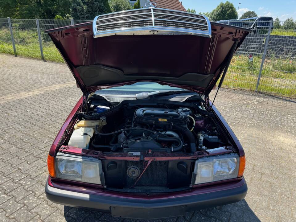 Bild 2/17 von Mercedes-Benz 190 E 1.8 (1992)