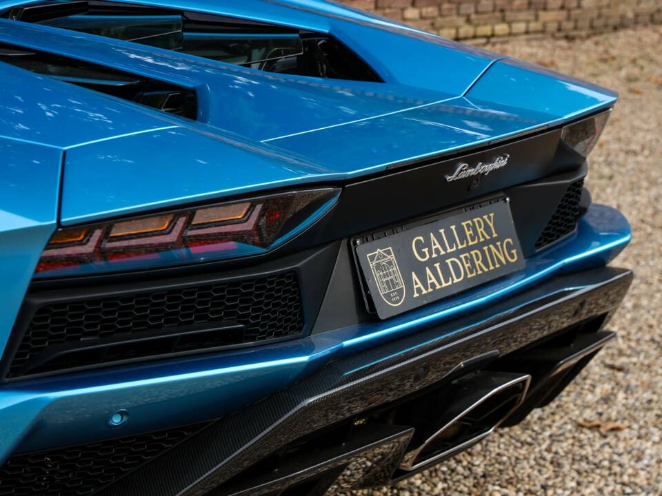 Image 47/50 of Lamborghini Aventador S (2018)
