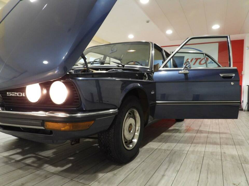 Bild 11/14 von BMW 520i (1975)