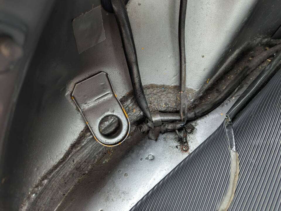 Image 26/27 of Volkswagen Beetle 1303 LS (1977)