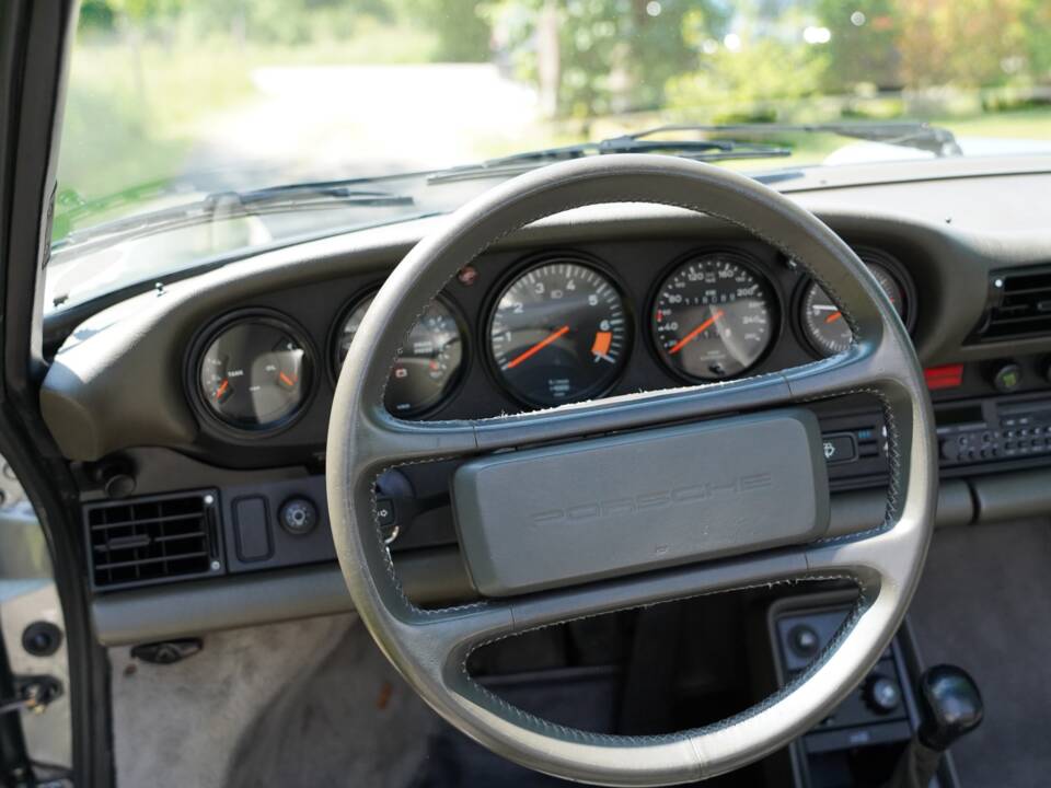 Bild 8/20 von Porsche 911 Carrera 3.2 (1988)