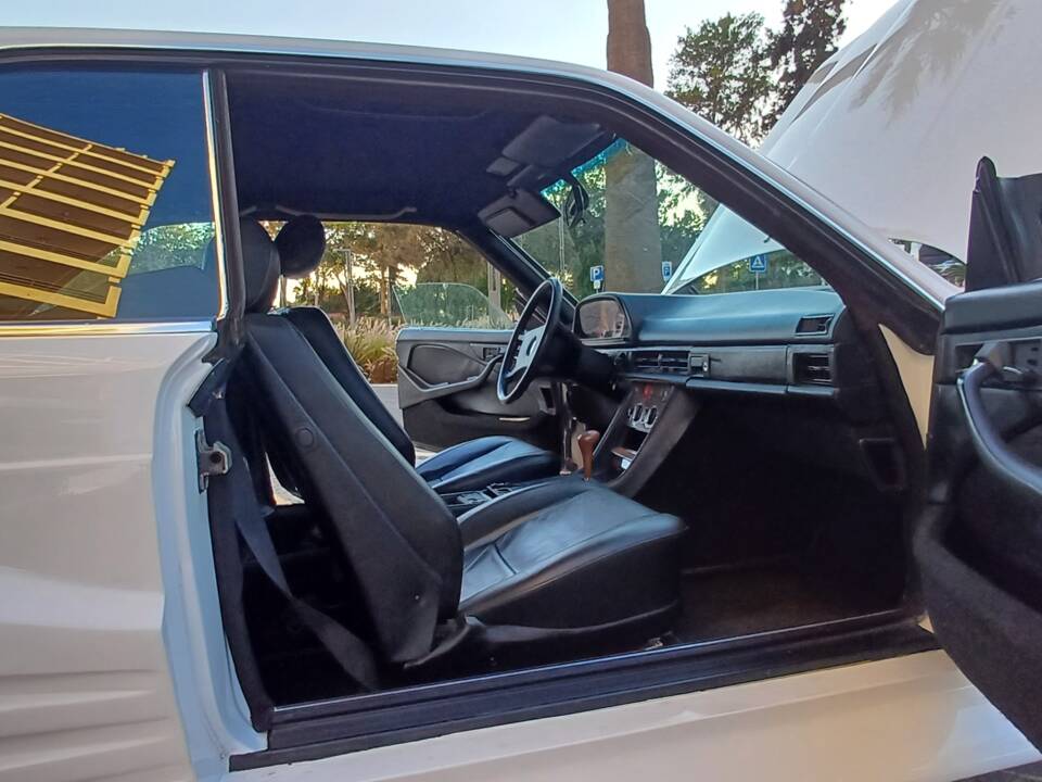 Image 21/65 of Mercedes-Benz 380 SEC (1985)