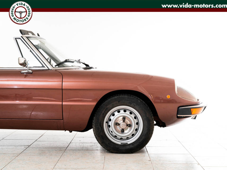 Bild 2/15 von Alfa Romeo 1600 Spider (1981)